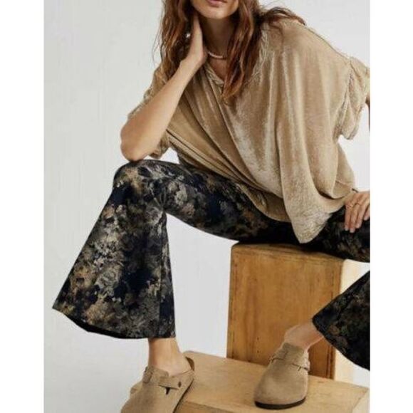 Free People Inferno Flare Bronze Combo Abstract Floral Pants 26 NWOT - Picture 3 of 11